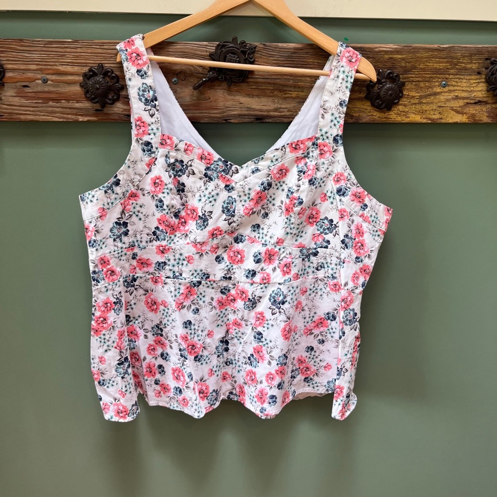 Torrid Womens Plus‎ Size 4 Floral V-Neck Sleeveless Peplum Top Pink Blue White
